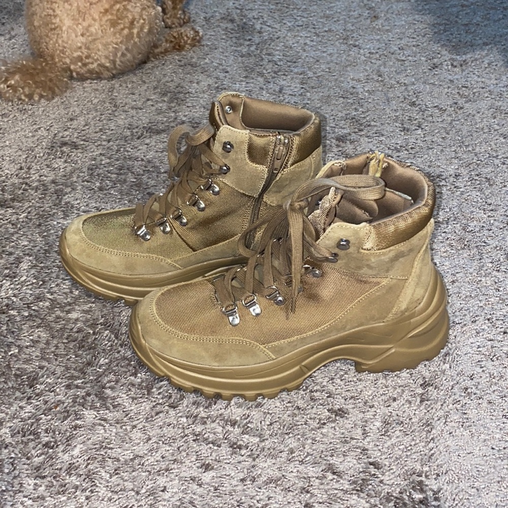 STEVE MADDEN COMBAT BOOTS